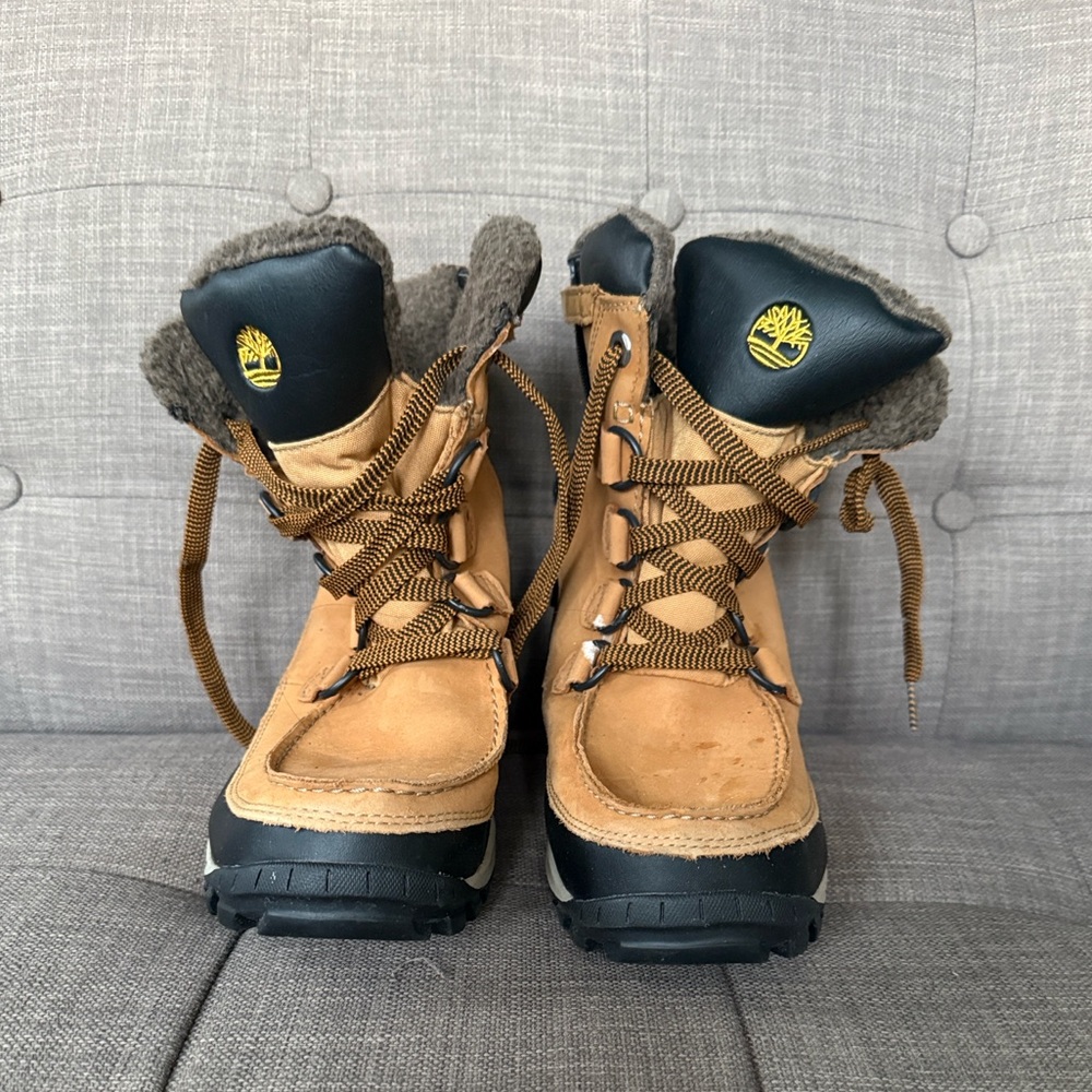 Timberland Wheat and Black Insulated Lace-Up Boots